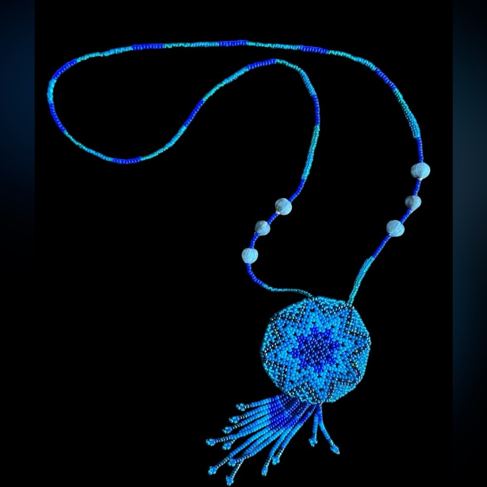 Collar Mándala tejido a mano
